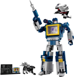 LEGO 10358 Transformers Soundwave hero